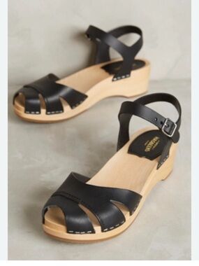 Swedish Hasbeens {Anthropologie} Suzanne Debutante Clogs, Size 38